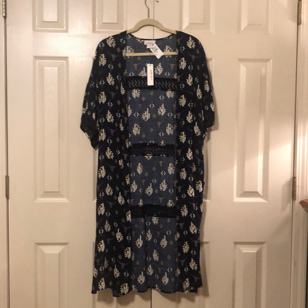 Longhorn Cactus Pattern Lace Kimono Vest